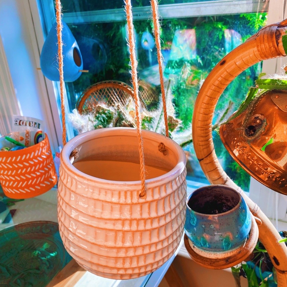Handmade by Me White Beachy Plant Hanger 🐉🔮 - Picture 3 of 10